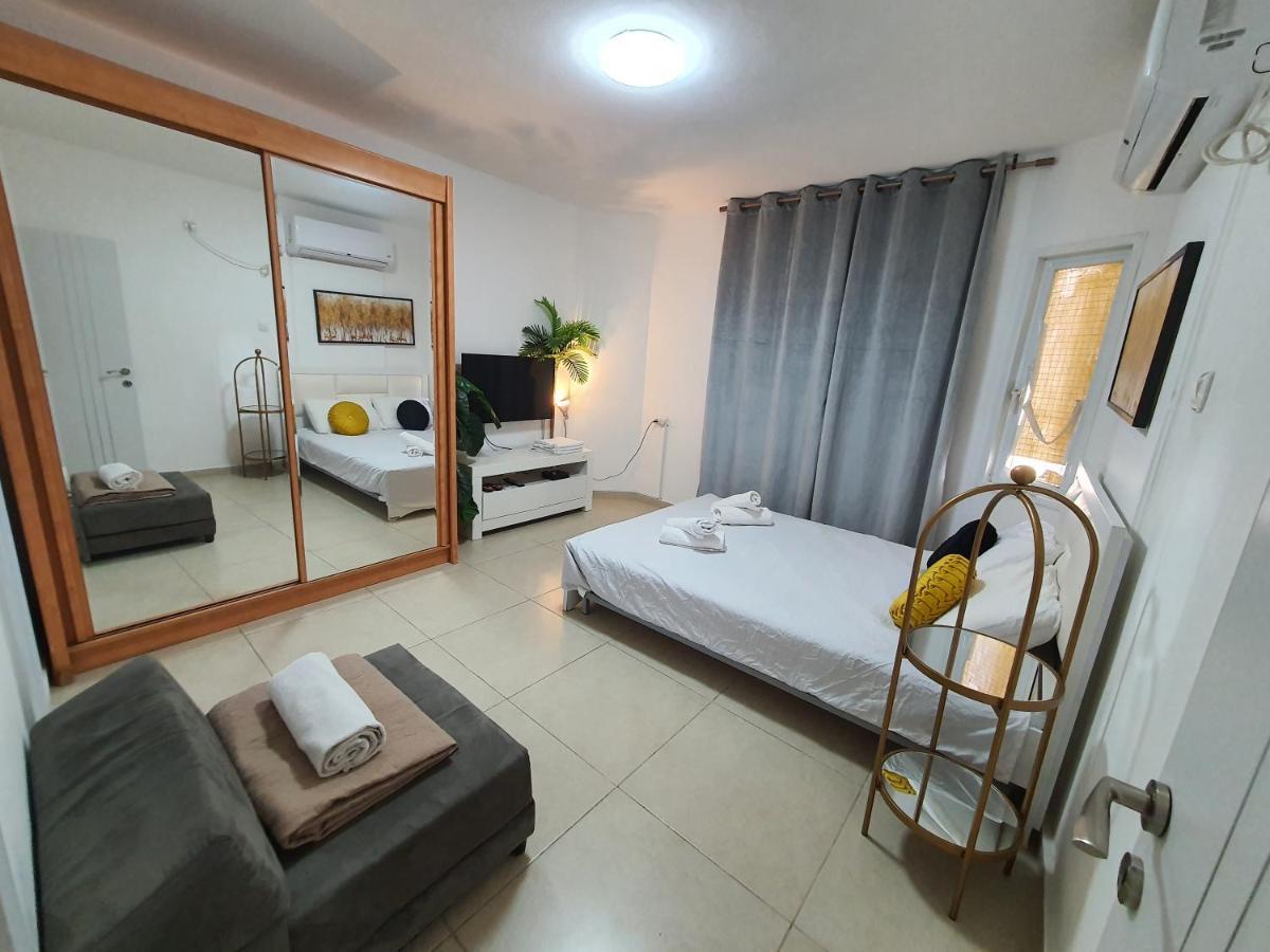 Barak Royal Suites 20 Garden Jacuzzi - ג'קוזי בחצר Ελάτ Εξωτερικό φωτογραφία