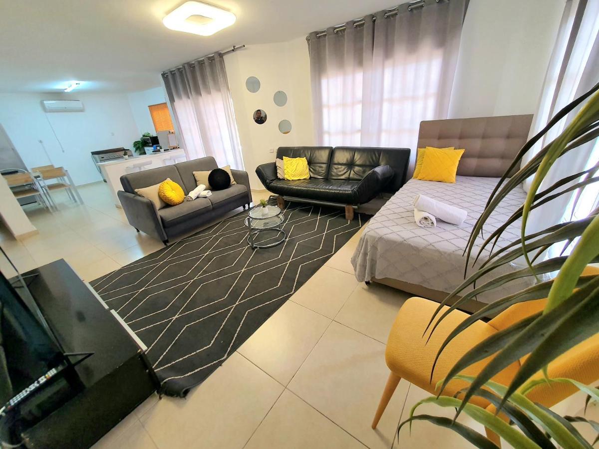 Barak Royal Suites 20 Garden Jacuzzi - ג'קוזי בחצר Ελάτ Εξωτερικό φωτογραφία