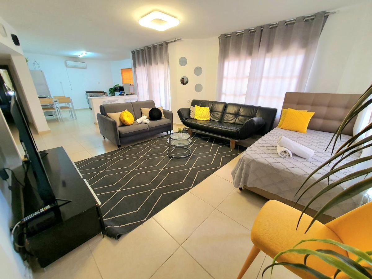 Barak Royal Suites 20 Garden Jacuzzi - ג'קוזי בחצר Ελάτ Εξωτερικό φωτογραφία