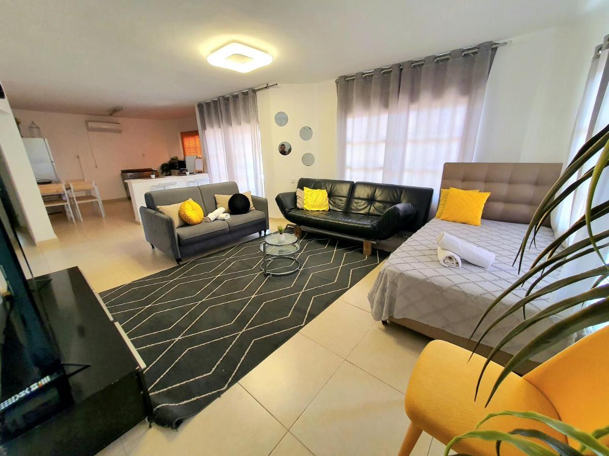 Barak Royal Suites 20 Garden Jacuzzi - ג'קוזי בחצר Ελάτ Εξωτερικό φωτογραφία