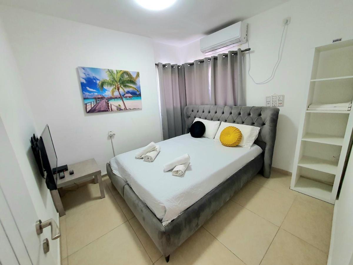 Barak Royal Suites 20 Garden Jacuzzi - ג'קוזי בחצר Ελάτ Εξωτερικό φωτογραφία