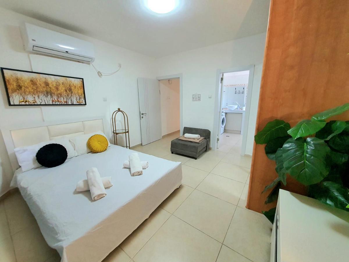 Barak Royal Suites 20 Garden Jacuzzi - ג'קוזי בחצר Ελάτ Εξωτερικό φωτογραφία